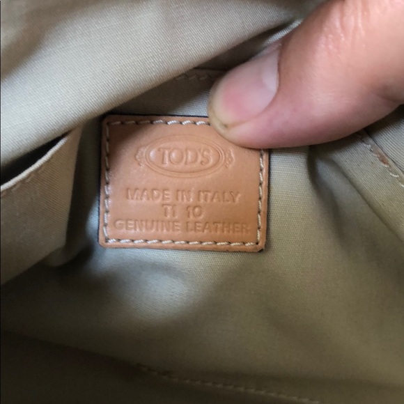 Tods handbag like new condition with dust bag - Picture 5 of 6